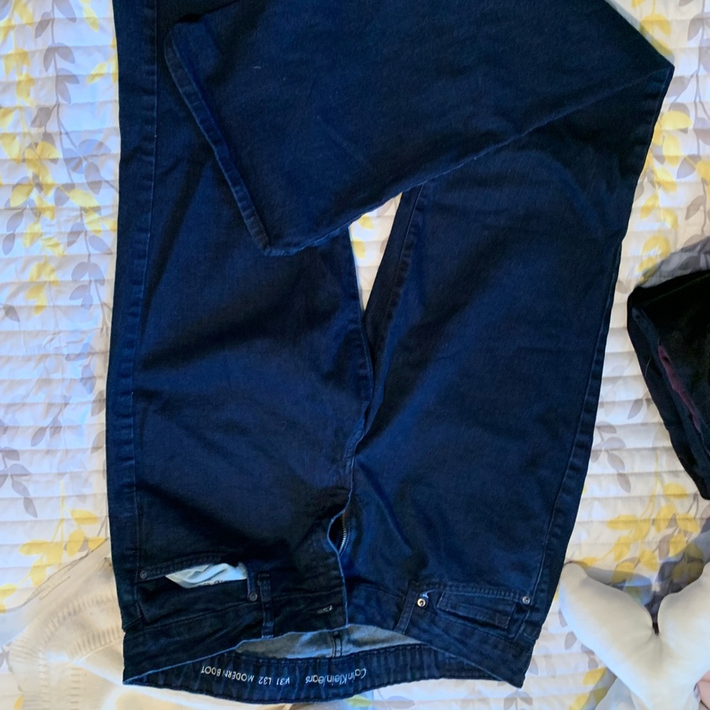 Calvin Klein Modern boot fit pants. Fits like size 10/12. Only worn to try on.